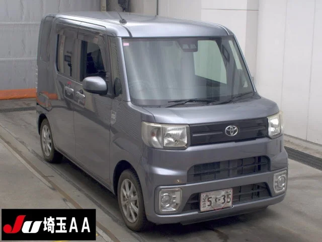 Toyota Pixis Mega LA700A 2018